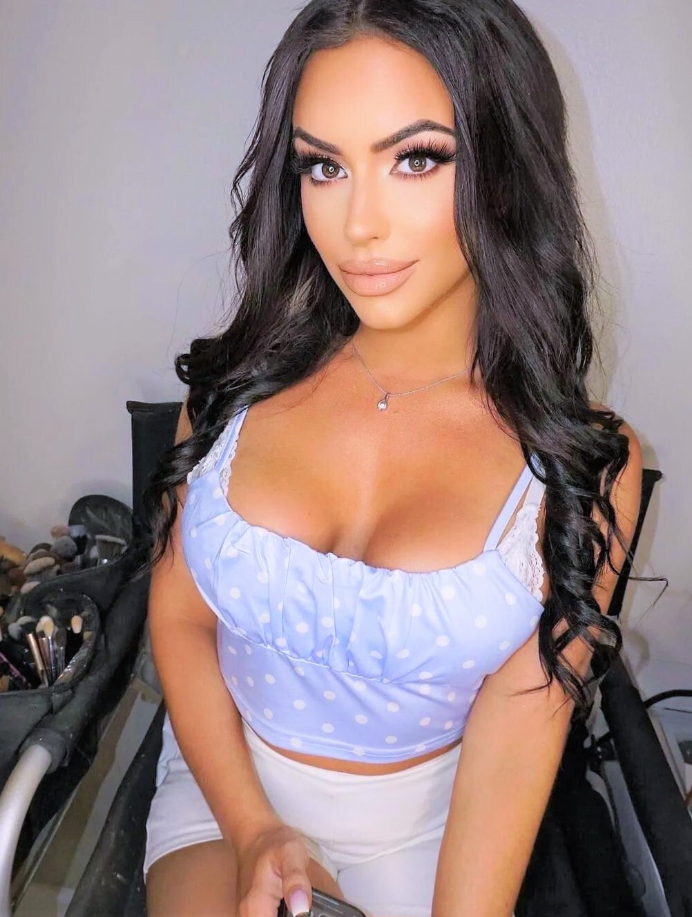 Проститутка Питера Людмила с 4 размером груди предлагает интим услуги у метро Невский проспект  +7(981)155-42-85 