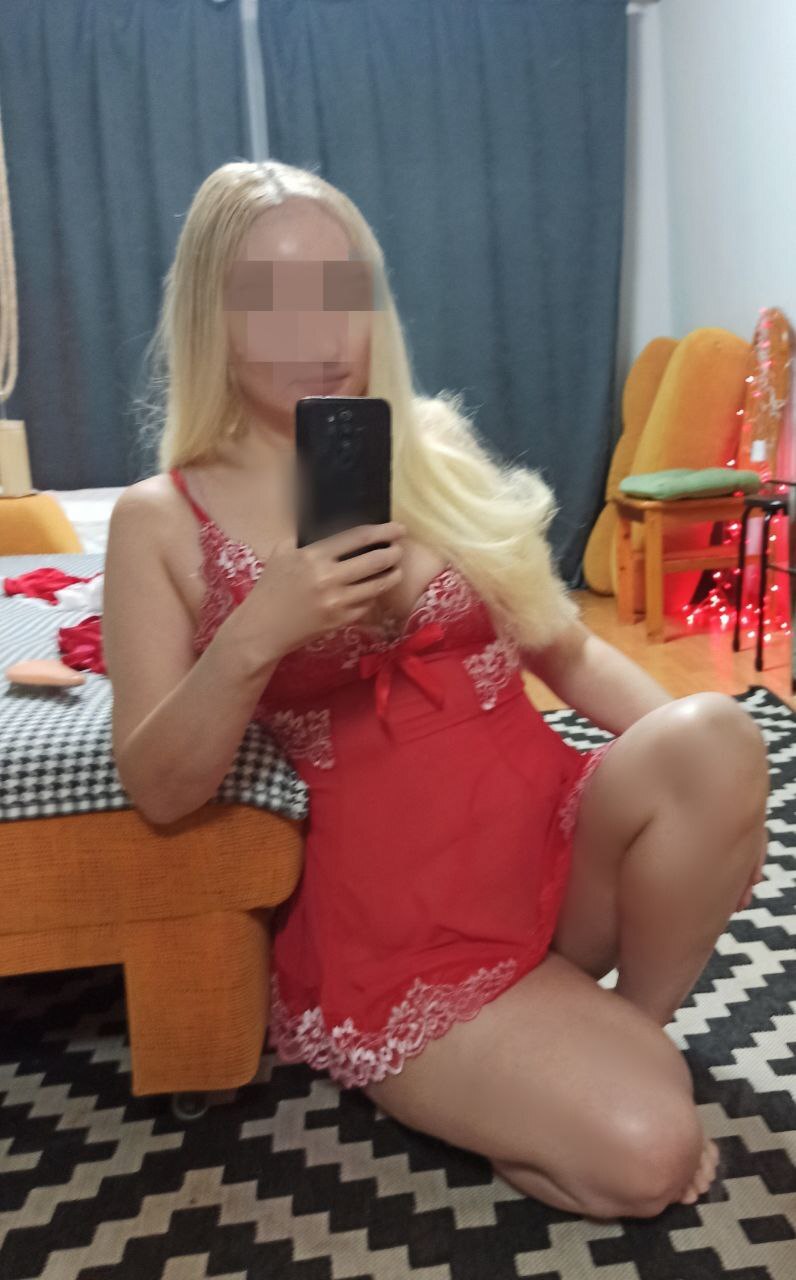 Индивидуалка Питера Вика с 4 размером груди предлагает интим услуги у метро Звездная  +7(981)214-21-80 